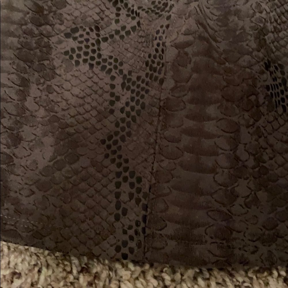 Guess Python Crop Top - Picture 2 of 5